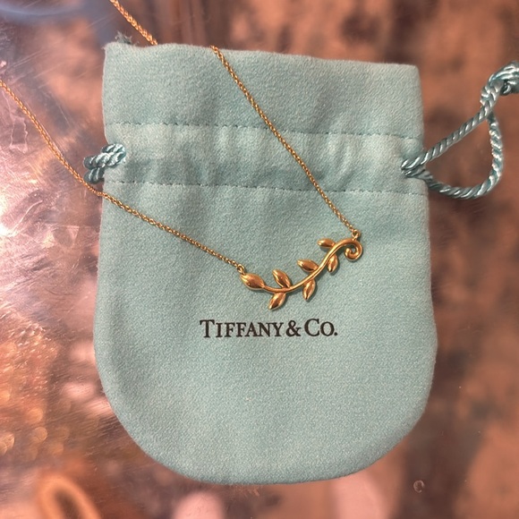 Tiffany & Co Paloma Picasso Olive Leaf Vine Pendant - Picture 6 of 12